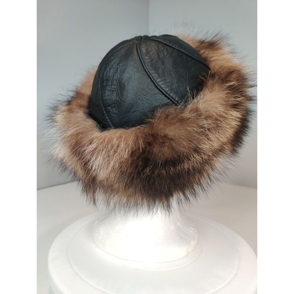 Vintage Racoon and Black Leather Fur Hat from Canada 21\